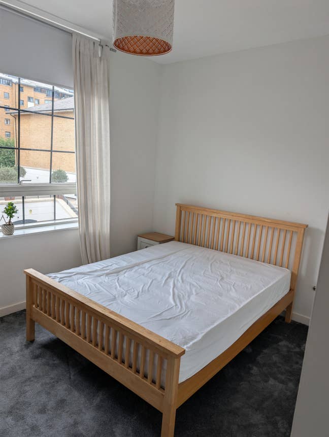 Room to rent in spacious and modern Battersea flat Main Photo