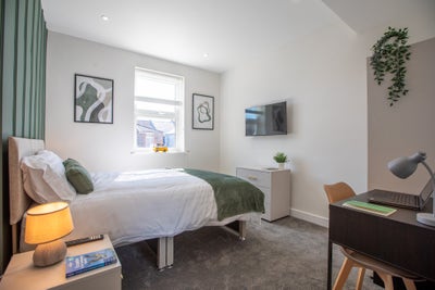 En-Suite luxury room available now only &pound;715! Main Photo