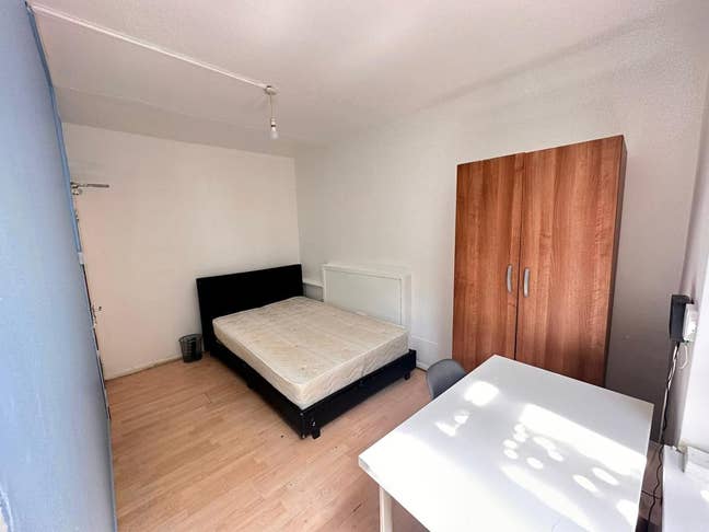Double Bedroom Located in Mile End E1 Main Photo