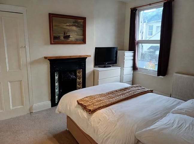 Furnished Room for Rent-Female only Main Photo