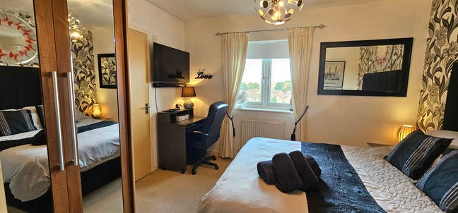 Beautiful Double Ensuite Room Available End of Sep Main Photo