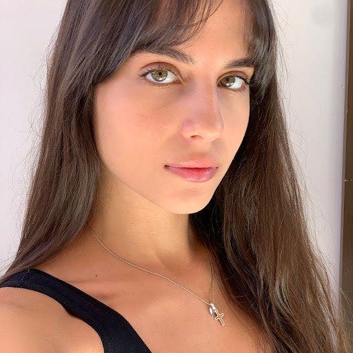 22 year old Female seeks a single or double room Main Photo