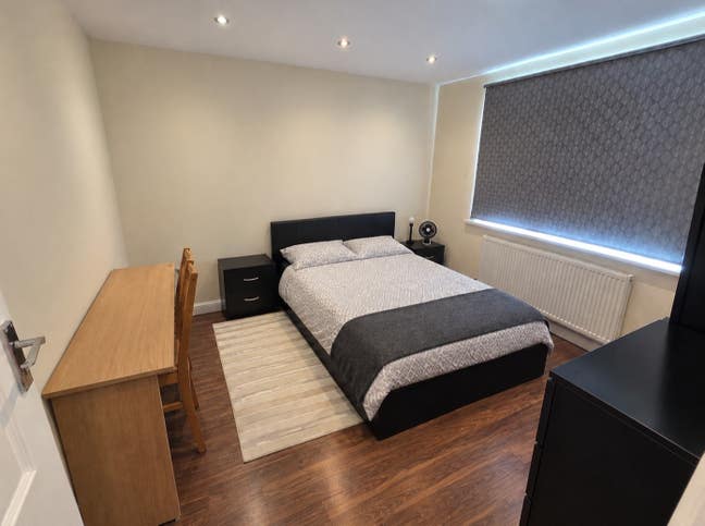 Large Double Room in Slough All Bills Included Main Photo