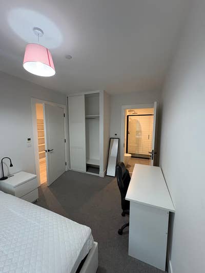 Ensuite room in modern 2 bed flat - 2mins from Uni Main Photo