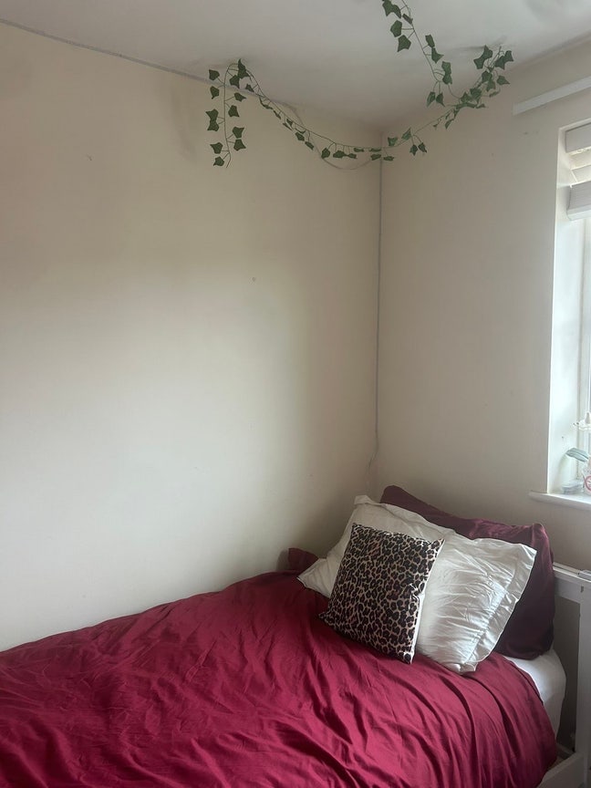 Single Bedroom Main Photo