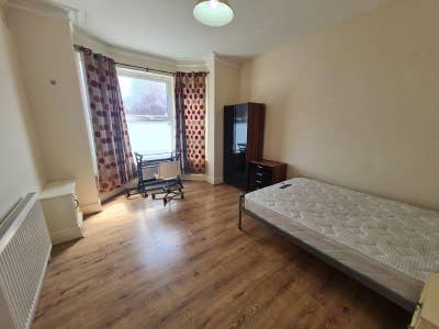 I. Urgently Looking for a Flatmate - Fallowfield Main Photo