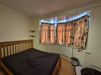 Spacious double room available in Feltham, TW13 Main Photo