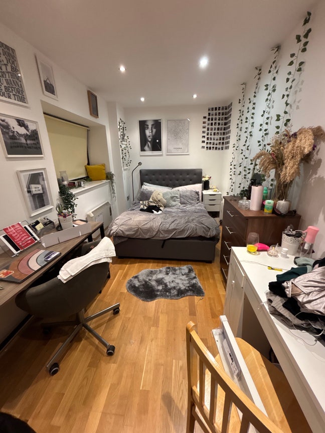 Double room in Aldgate East with outdoor space  Main Photo