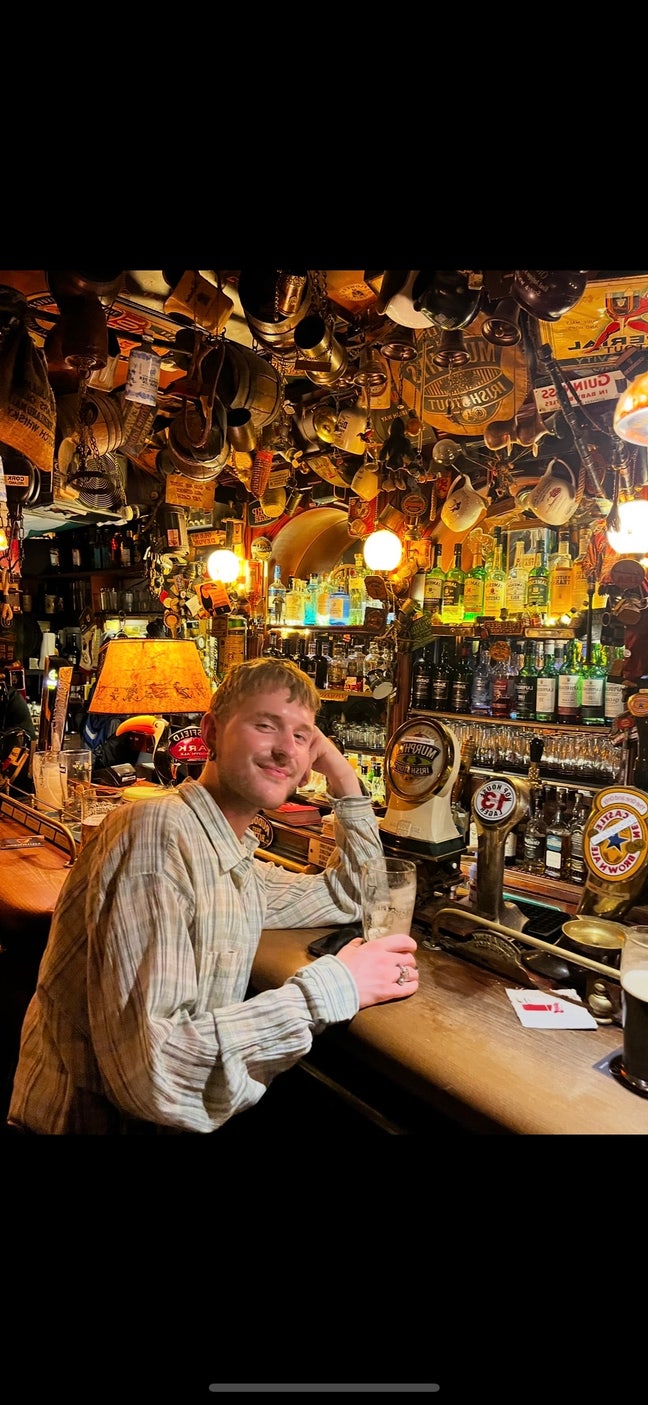 Creative 26M looking for sociable share!  Main Photo