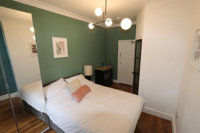 Room in a shared house, Beedell Avenue Main Photo
