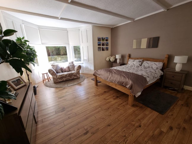 Room for rent in quiet west end lane Main Photo