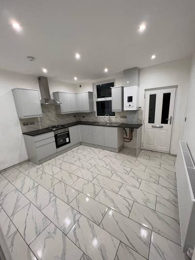 Beautiful 3 Bedroom Home, Holme Lane, Hillsborough Main Photo