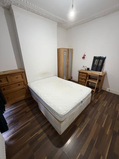 Lovely Furnished Double Room – 5 Mins to Wood Gree Main Photo