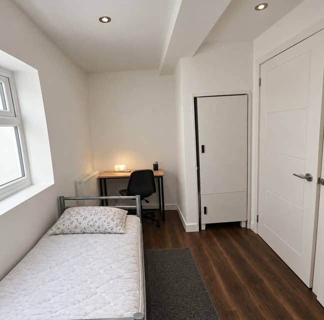 Single Room – Fully Furnished in Family Home Main Photo