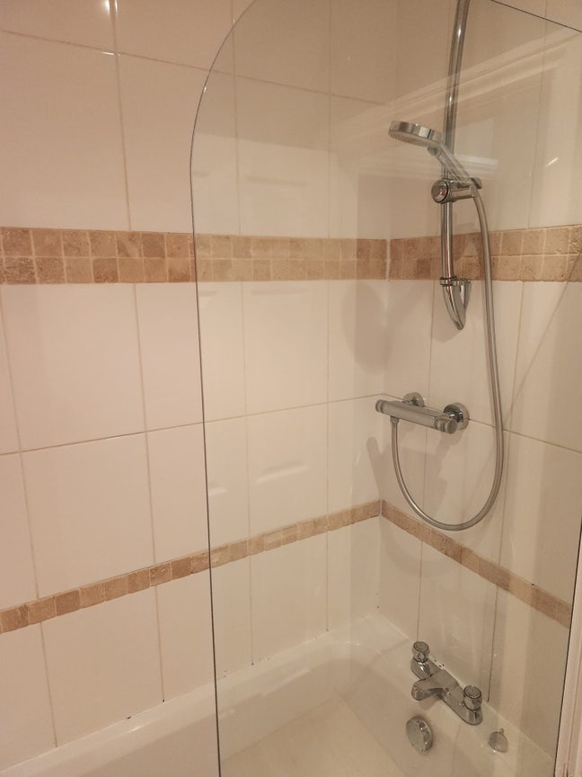 Female tenant required Main Photo