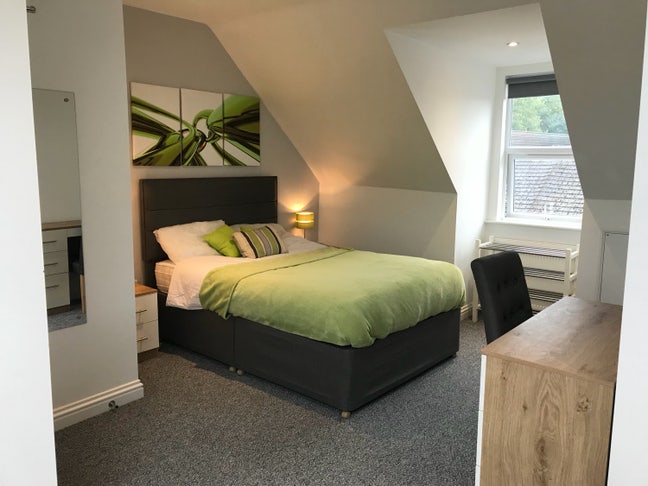 Beautiful decorated double en-suite room Main Photo