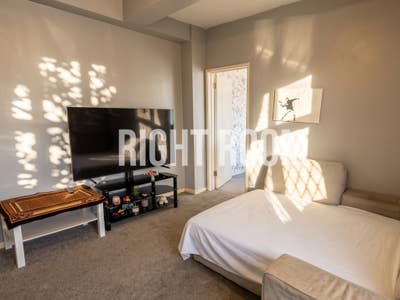 &pound;1300 pcm | 2 Bed Flat | Osborne Rd, PO5 Main Photo