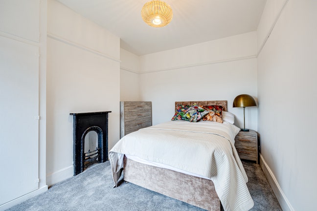 Luxury Room in Friendly Respectful Home. Main Photo