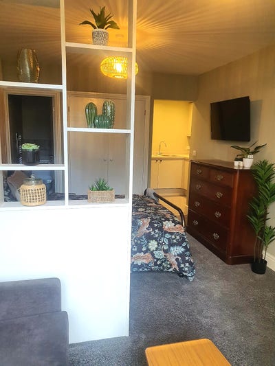  1 Room Left 🏘  Studio in Southsea - (24Vil) Main Photo