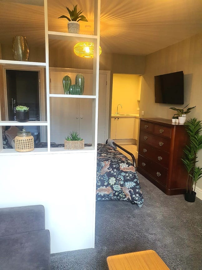  1 Room Left 🏘  Studio in Southsea - (24Vil) Main Photo