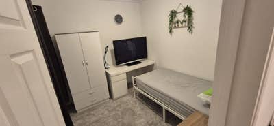 Bedroom For Rent Penygraig Main Photo
