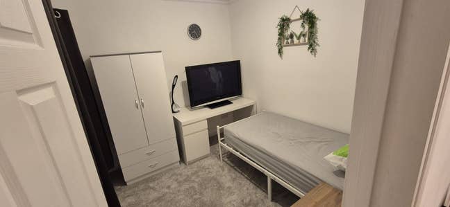 Bedroom For Rent Penygraig Main Photo