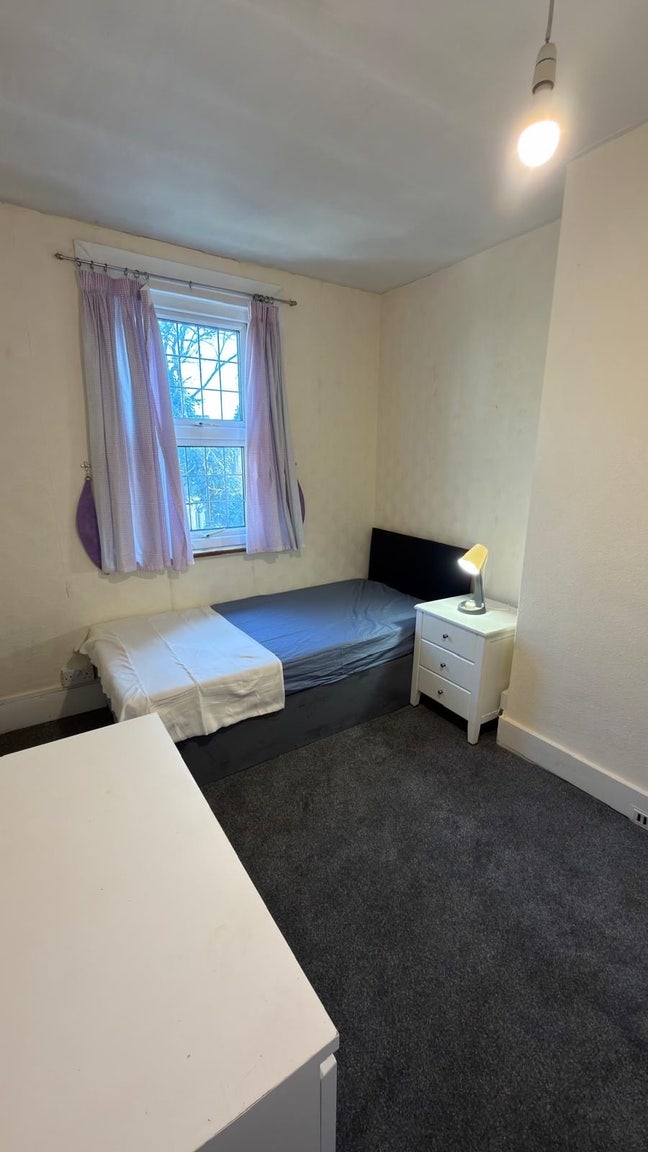 ✨🛏️ Master Single Room  to Let in - Croydon Main Photo