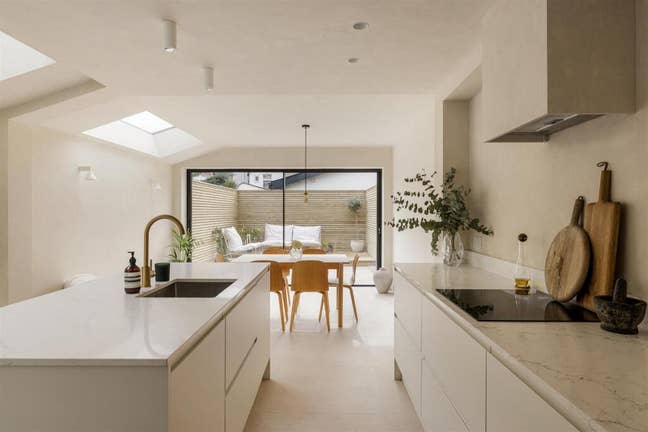 Beautiful Master Double Room/House Newly Renovated Main Photo