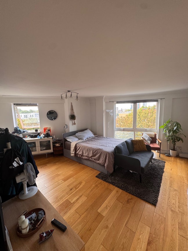 Gorgeous Double Room 10min walk to Canary Wharf  Main Photo