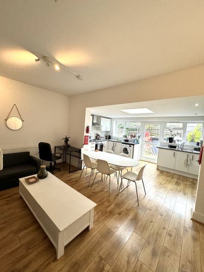 🎖Cozy Rooms Spacious House NW10🥇 Main Photo