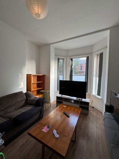 Double bedrooms in a 10 Bed House Main Photo