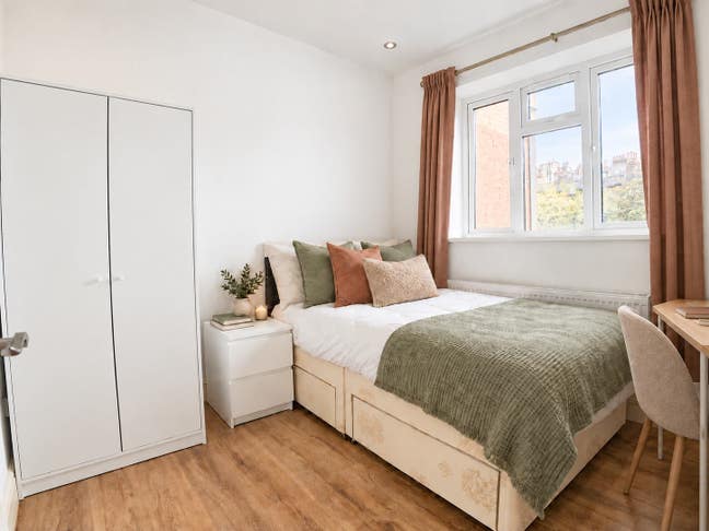 🚨Stop Scrolling! – E1 Terrace & 2 Bathrooms 🚨 Main Photo