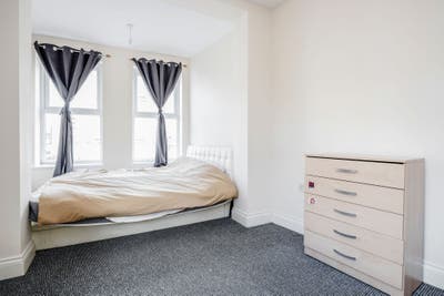 3 Bedroom Maisonette in SE24 Main Photo