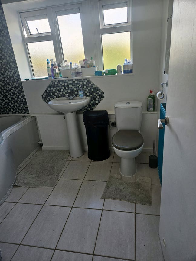 1 double bedroom to let  Main Photo
