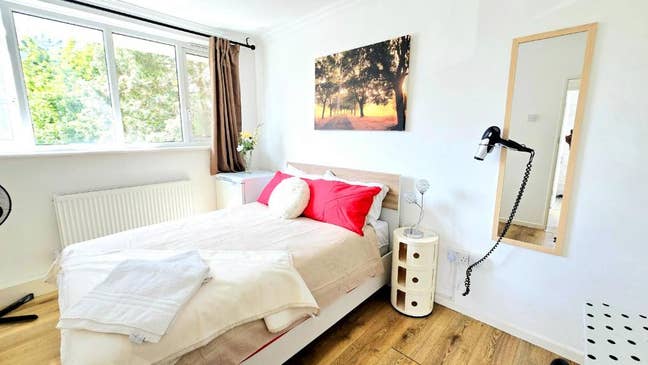 2 Large Bright Rooms ,Canary Wharf, West ferry E14 Main Photo