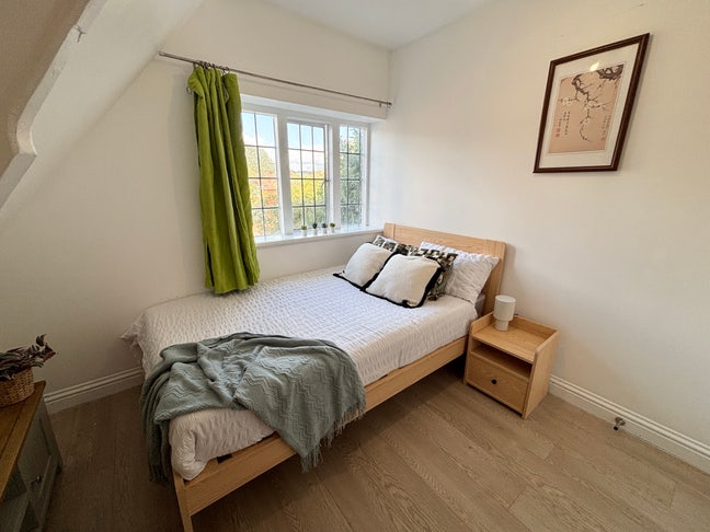 Luxury Village Living: Double En-Suite Rooms 🌳 Main Photo