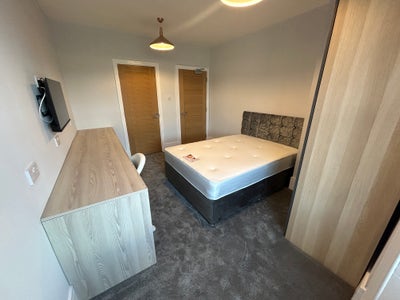 Brand-New Student En-Suite Rooms – All Bills INC Main Photo