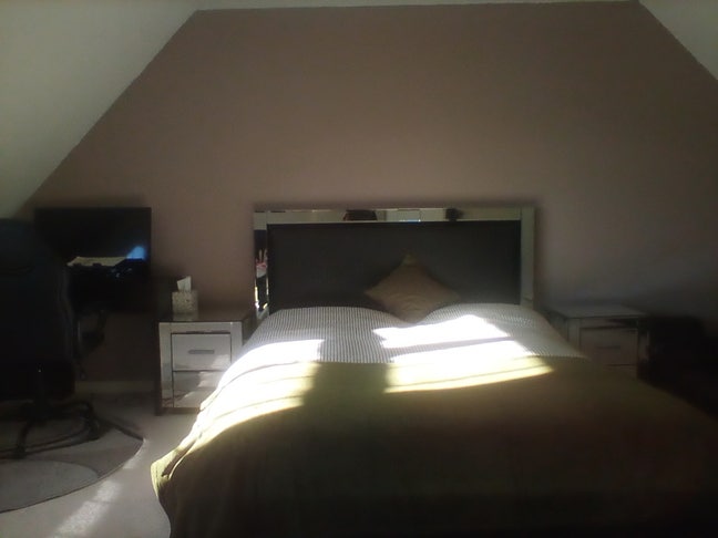 A spacious room for rent in a convenient location  Main Photo