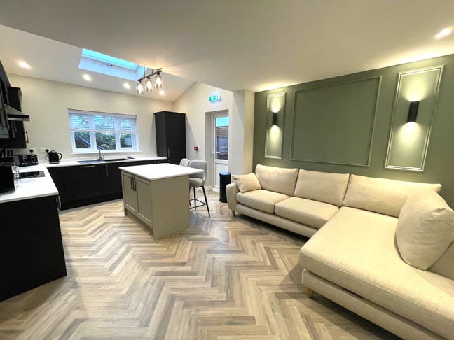 Modern 5 Bed House Share  Main Photo