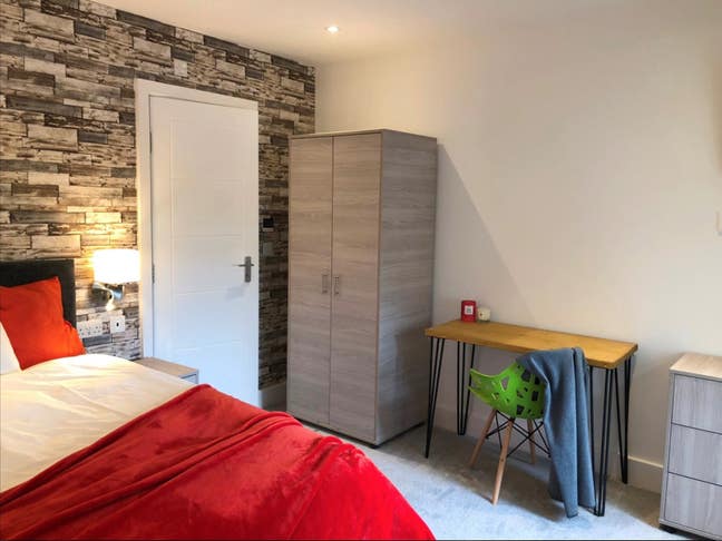 Double room, close to Capability Gn. Main Photo