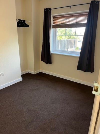 Single occ room with bills incl. Close to town Main Photo