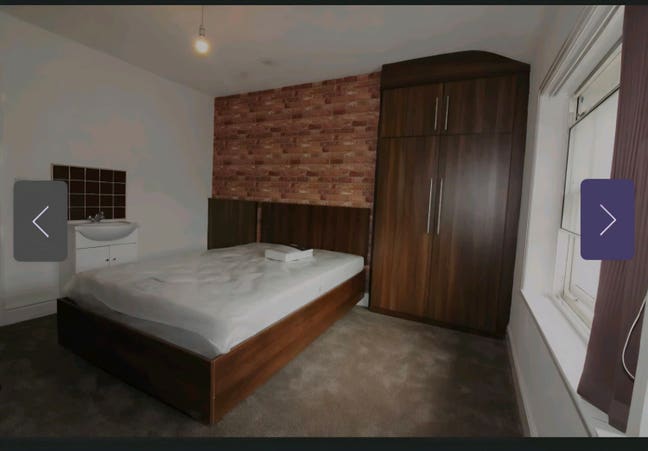 **Rooms Available Train Station 
 Main Photo