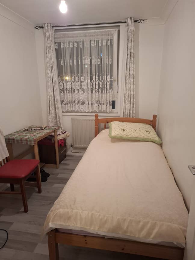 ** Brick Ln ** Single Room Ready to Move in Now  Main Photo