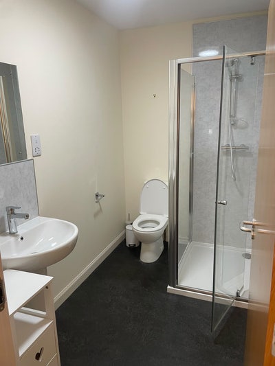 Riverside views double en-suite room  Main Photo
