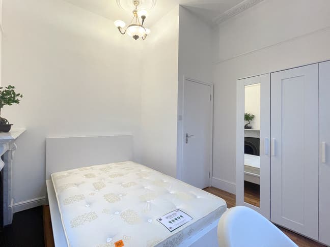 Amazing Highgate Flat - Double Room available Main Photo