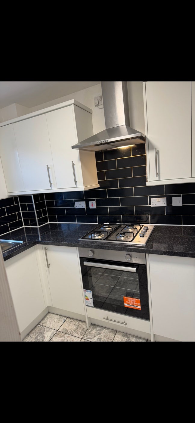 En-suite  double room to let  Main Photo