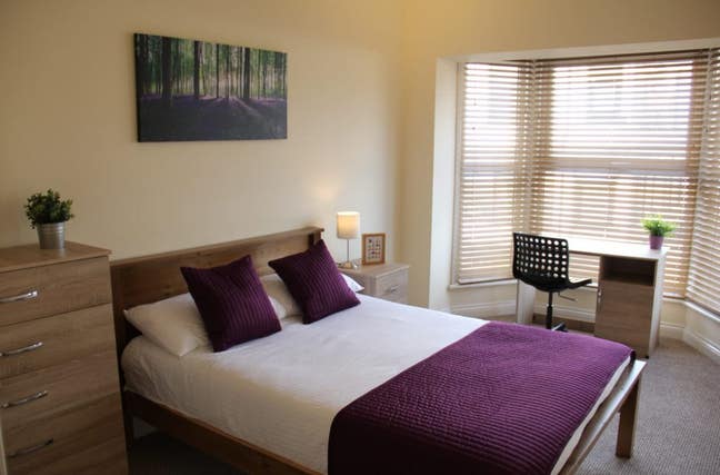 Bright bay window room in Shirley, bills incl. Main Photo