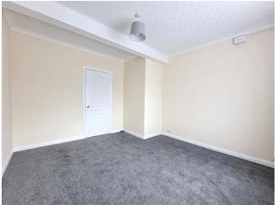 Double Room is Available for Rent Main Photo