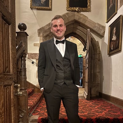 31 year old professional looking for a room  Main Photo