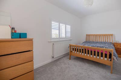 Double room in a freshly redecorated, sunny house Main Photo